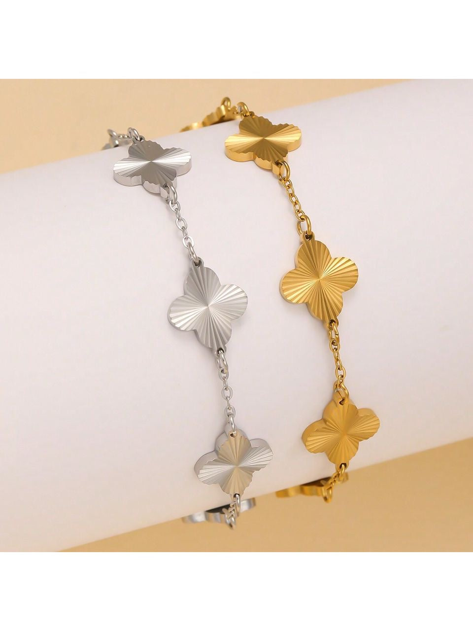 SS Four Leaf Clover Bracelet Gold and Silver St
