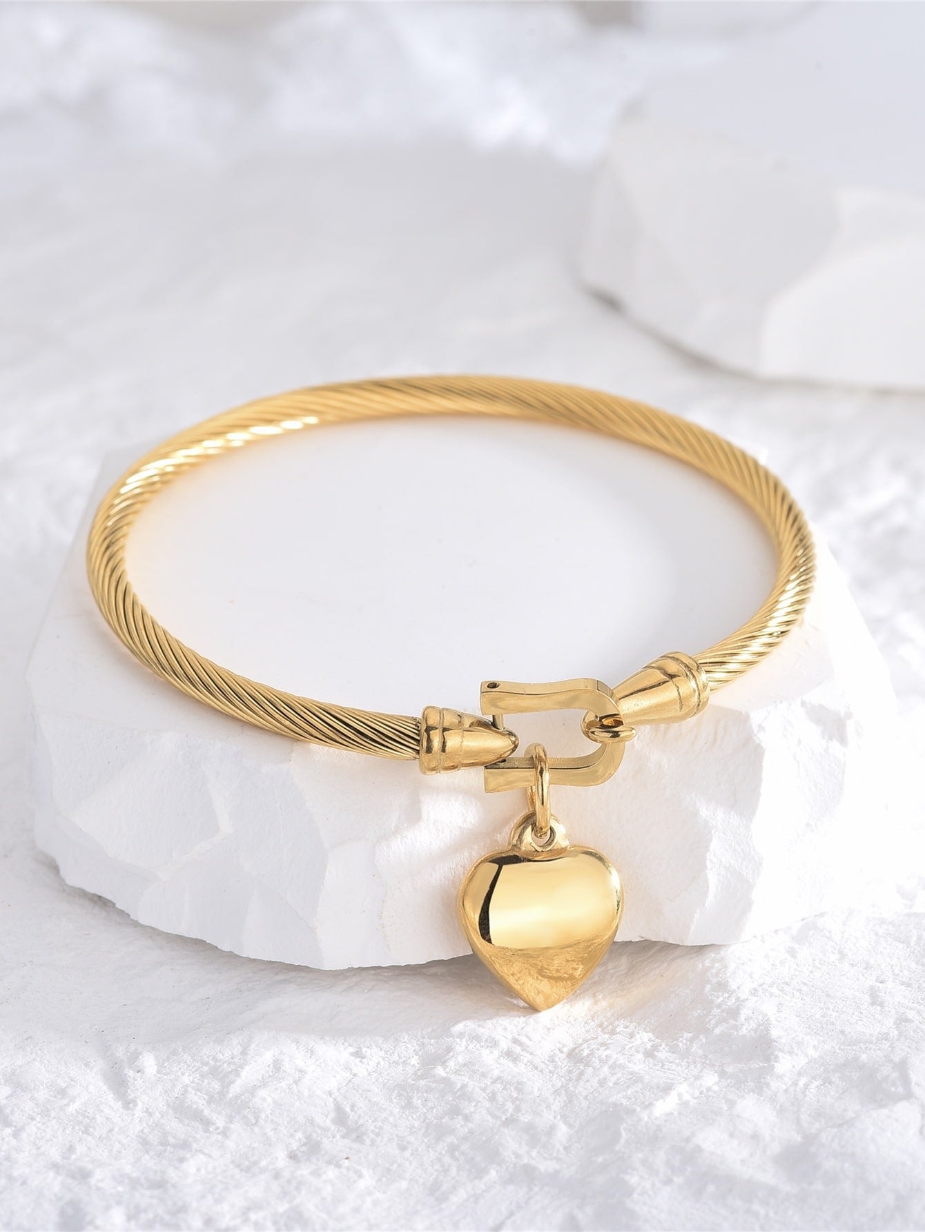 Gold Love Heart Bracelet - Trillingo Express Online Marketplace
