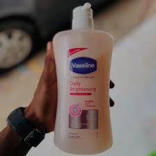 Vaseline Daily Brightening Even Tone Shower Gel Vitamin B3 1L