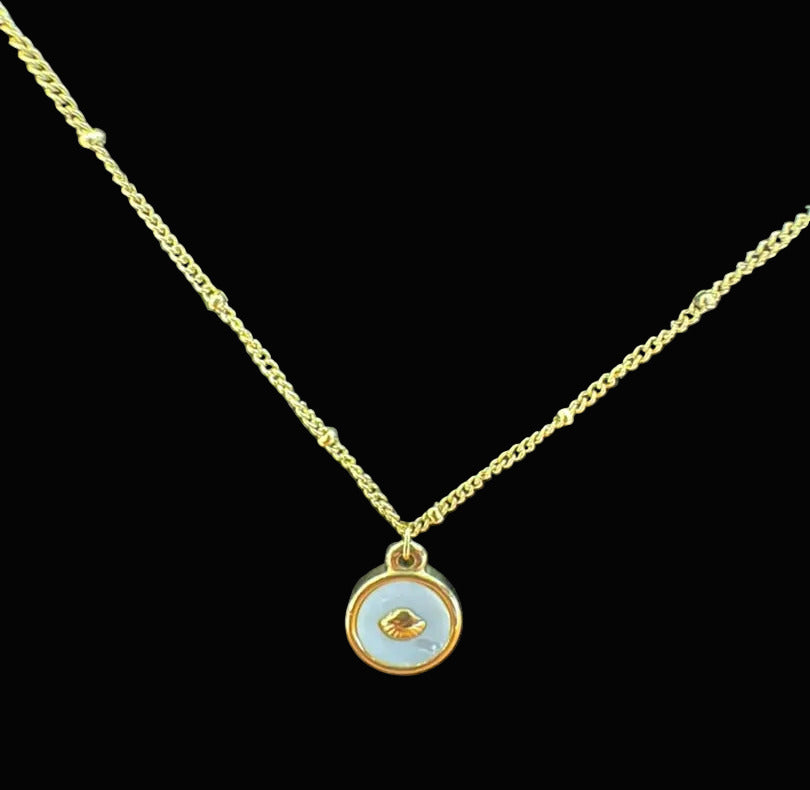 Gold Tone Cream Gold Shell Pendant Necklace